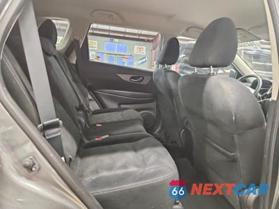 Zdjęcie 11 z 12 samochodu: 2016 NISSAN ROGUE S VIN:JN8AT2MV2GW133643 - miniatura