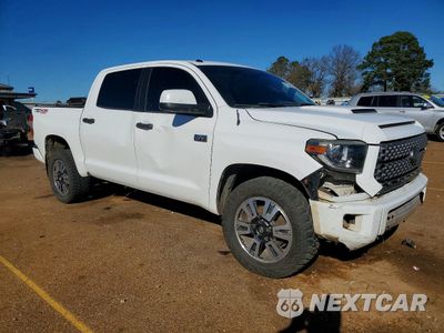 Trzecie zdjęcie samochodu z tyłu: 2018 TOYOTA TUNDRA CREWMAX SR5 VIN:5TFDY5F13JX709747 - miniatura