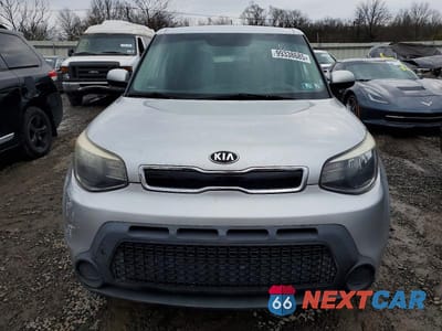 Piąte zdjęcie samochodu w środku: 2015 KIA SOUL + VIN:KNDJP3A58F7784469 - miniatura