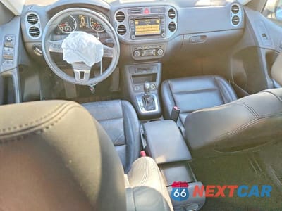 Zdjęcie 8 z 12 samochodu: 2011 VOLKSWAGEN TIGUAN S VIN:WVGBV7AX7BW561354 - miniatura