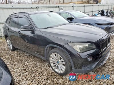 Czwarte zdjęcie samochodu z boku: 2014 BMW X1 XDRIVE28I VIN:WBAVL1C56EVY17281 - miniatura