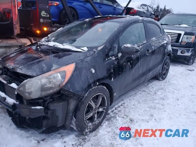 2015 KIA RIO LX KNADM5A34F6980864 - główne zdjęcie licytacji z USA - miniatura