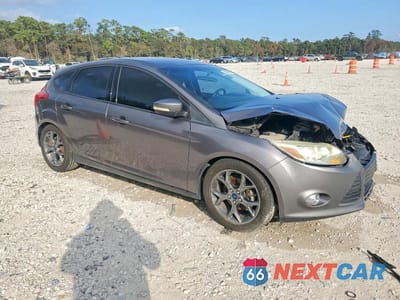 Czwarte zdjęcie samochodu z boku: 2014 FORD FOCUS SE VIN:1FADP3K28EL381105 - miniatura