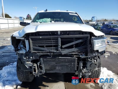 Piąte zdjęcie samochodu w środku: 2019 RAM 2500 LONGHORN VIN:3C6UR5PL8KG517041 - miniatura