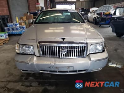 Piąte zdjęcie samochodu w środku: 2009 MERCURY GRAND MARQUIS LS VIN:2MEHM75V69X603293 - miniatura