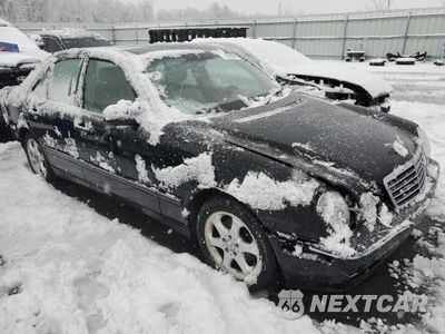 Czwarte zdjęcie samochodu z boku: 2002 MERCEDES-BENZ E 320 VIN:WDBJF65J72B409805 - miniatura