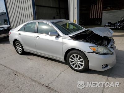 Czwarte zdjęcie samochodu z boku: 2010 TOYOTA CAMRY BASE VIN:4T4BF3EKXAR033702 - miniatura
