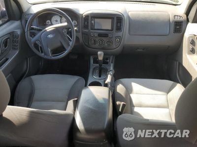 Zdjęcie 8 z 12 samochodu: 2005 FORD ESCAPE XLS VIN:1FMYU02Z15KE23261 - miniatura