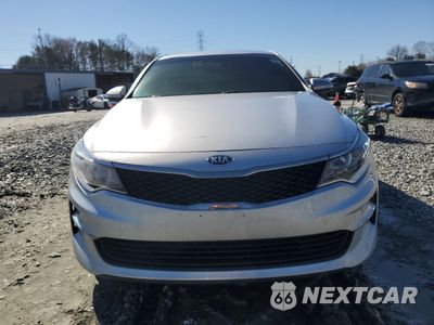 Piąte zdjęcie samochodu w środku: 2017 KIA OPTIMA LX VIN:5XXGT4L35HG134337 - miniatura
