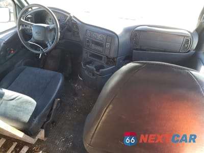 Zdjęcie 8 z 14 samochodu: 2001 CHEVROLET ASTRO VIN:1GCDM19W41B150413 - miniatura