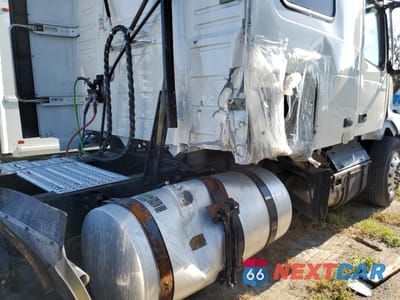 Zdjęcie 9 z 10 samochodu: 2023 VOLVO VN VNL VIN:4V4NC9EH9PN610433 - miniatura