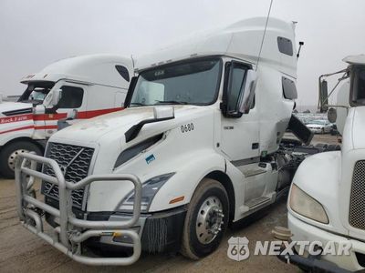 Drugie zdjęcie samochodu z przodu: 2022 VOLVO VN VNL VIN:4V4NC9EH2NN600680 - miniatura