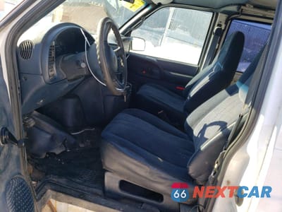 Zdjęcie 7 z 14 samochodu: 2001 CHEVROLET ASTRO VIN:1GCDM19W41B150413 - miniatura