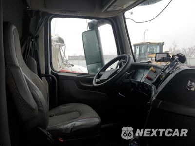 Zdjęcie 6 z 10 samochodu: 2022 VOLVO VN VNL VIN:4V4NC9EH2NN600680 - miniatura