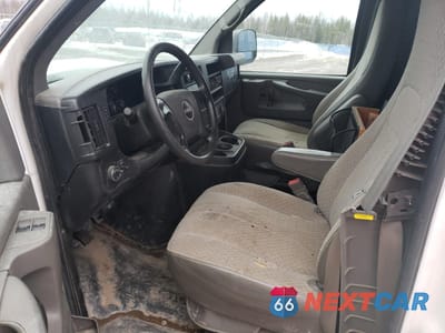 Zdjęcie 7 z 13 samochodu: 2015 GMC SAVANA G2500 VIN:1GTW7FCF0F1252519 - miniatura