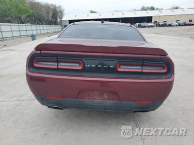 Zdjęcie 6 z 12 samochodu: 2017 DODGE CHALLENGER SXT VIN:2C3CDZAGXHH611733 - miniatura