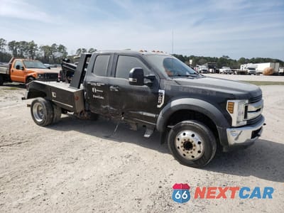 Czwarte zdjęcie samochodu z boku: 2018 FORD F450 SUPER DUTY VIN:1FD0X4GT1JEB24474 - miniatura