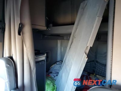 Zdjęcie 6 z 10 samochodu: 2018 FREIGLINER CASCADIA 125 VIN:3AKJGLDR3JSHV1409 - miniatura