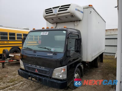 2007 MITSUBISHI FUSO TRUCK OF AMERICA INC FE 85D JL6CCE1S37K007127 - główne zdjęcie licytacji z USA - miniatura