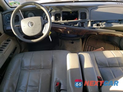 Zdjęcie 8 z 12 samochodu: 2010 MERCURY GRAND MARQUIS LS VIN:2MEBM7FV9AX604897 - miniatura