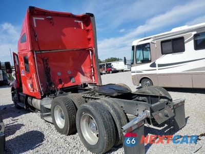 Trzecie zdjęcie samochodu z tyłu: 2016 KENWORTH CONSTRUCTION T680 VIN:1XKYDP9XXGJ482341 - miniatura