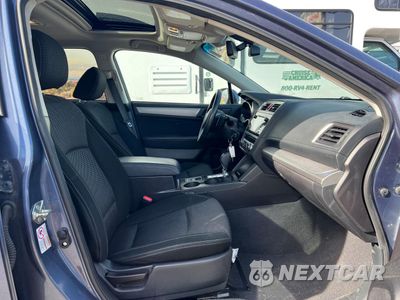 Piąte zdjęcie samochodu w środku: 2017 SUBARU OUTBACK 2.5I PREMIUM VIN:4S4BSAHC4H3360188 - miniatura