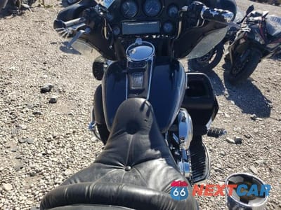 Piąte zdjęcie samochodu w środku: 2002 HARLEY-DAVIDSON FLHTCUI VIN:1HD1FCW192Y661534 - miniatura
