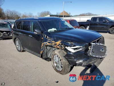 Czwarte zdjęcie samochodu z boku: 2020 INFINITI QX80 LUXE VIN:JN8AZ2NE7L9256330 - miniatura