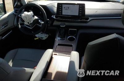 Zdjęcie 8 z 14 samochodu: 2024 TOYOTA SIENNA XLE VIN:5TDYRKEC5RS182313 - miniatura