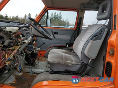 Zdjęcie 7 z 14 samochodu: 1987 VOLKSWAGEN VANAGON CAMPMOBILE VIN:WV2ZB025XHH102673 - miniatura