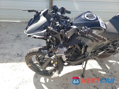 Zdjęcie 9 z 12 samochodu: 2019 KAWASAKI EX400 VIN:JKAEXKH16KDA33412 - miniatura