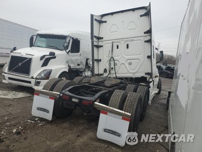 Czwarte zdjęcie samochodu z boku: 2022 FREIGHTLINER CASCADIA 126 VIN:3AKJHHDRXNSNA1416 - miniatura