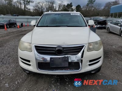 Piąte zdjęcie samochodu w środku: 2009 VOLKSWAGEN TOUAREG 2 V6 TDI VIN:WVGFM77LX9D036061 - miniatura