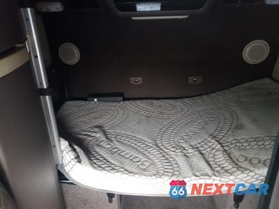 Zdjęcie 6 z 10 samochodu: 2017 VOLVO VN VNL VIN:4V4NC9EH5HN951281 - miniatura
