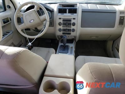 Zdjęcie 8 z 13 samochodu: 2012 FORD ESCAPE XLT VIN:1FMCU9DG5CKB54575 - miniatura
