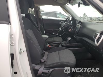 Zdjęcie 7 z 12 samochodu: 2021 KIA SOUL LX VIN:KNDJ23AUXM7136683 - miniatura