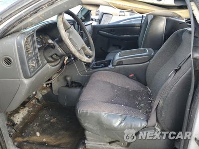 Zdjęcie 7 z 12 samochodu: 2004 CHEVROLET SILVERADO K2500 HEAVY DUTY VIN:1GCHK24U24E282561 - miniatura