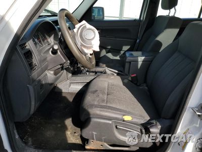 Zdjęcie 7 z 13 samochodu: 2011 JEEP LIBERTY SPORT VIN:1J4PN2GK8BW593944 - miniatura