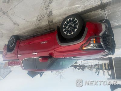 Drugie zdjęcie samochodu z przodu: 2024 TOYOTA TUNDRA CREWMAX LIMITED VIN:5TFJC5DB5RX040762 - miniatura