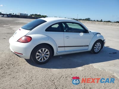 Trzecie zdjęcie samochodu z tyłu: 2019 VOLKSWAGEN BEETLE S VIN:3VWFD7AT6KM705754 - miniatura