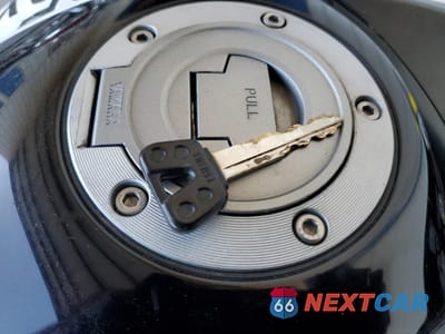 Zdjęcie 8 z 9 samochodu: 2006 YAMAHA YZFR6 L VIN:JYARJ12E26A001152 - miniatura