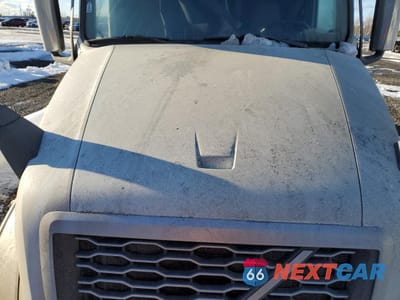 Zdjęcie 7 z 10 samochodu: 2023 VOLVO VN VNL VIN:4V4NC9EH1PN322082 - miniatura