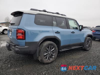 Trzecie zdjęcie samochodu z tyłu: 2025 TOYOTA LAND CRUISER BASE VIN:JTEABFAJXSK029761 - miniatura