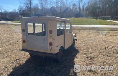 Czwarte zdjęcie samochodu z boku: 1971 JEEP DJ-5 VIN:8511017666 - miniatura