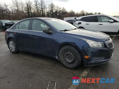 Czwarte zdjęcie samochodu z boku: 2011 CHEVROLET CRUZE LS VIN:1G1PC5SH4B7237180 - miniatura