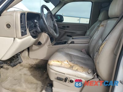 Zdjęcie 7 z 14 samochodu: 2004 CHEVROLET SUBURBAN C2500 VIN:3GNGC26U94G271076 - miniatura