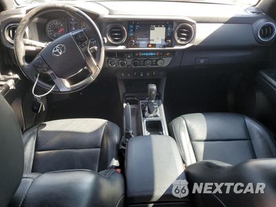 Zdjęcie 8 z 15 samochodu: 2018 TOYOTA TACOMA DOUBLE CAB VIN:3TMCZ5AN2JM186665 - miniatura