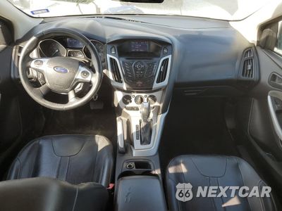 Zdjęcie 8 z 13 samochodu: 2013 FORD FOCUS SE VIN:1FADP3F28DL266335 - miniatura