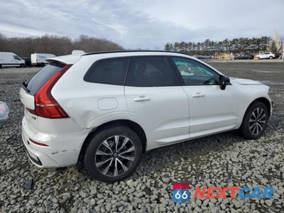 Trzecie zdjęcie samochodu z tyłu: 2024 VOLVO XC60 PLUS VIN:YV4L12RL1R1711424 - miniatura