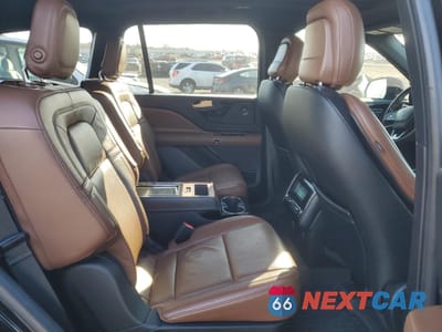 Zdjęcie 12 z 16 samochodu: 2020 LINCOLN AVIATOR RESERVE VIN:5LM5J7XC7LGL17306 - miniatura